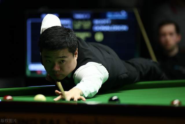 额就被一抢 额就被一抢